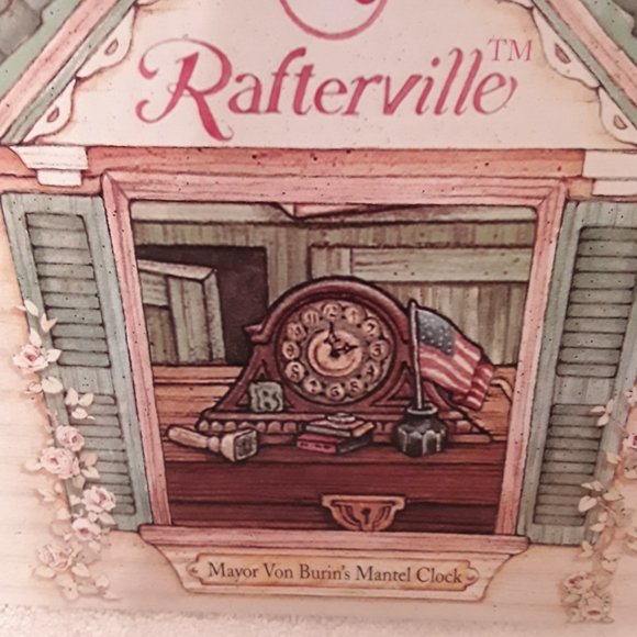 RAFTERVILLE Mayor Von Burin's Mantel Clock NIB - Picture 7 of 7